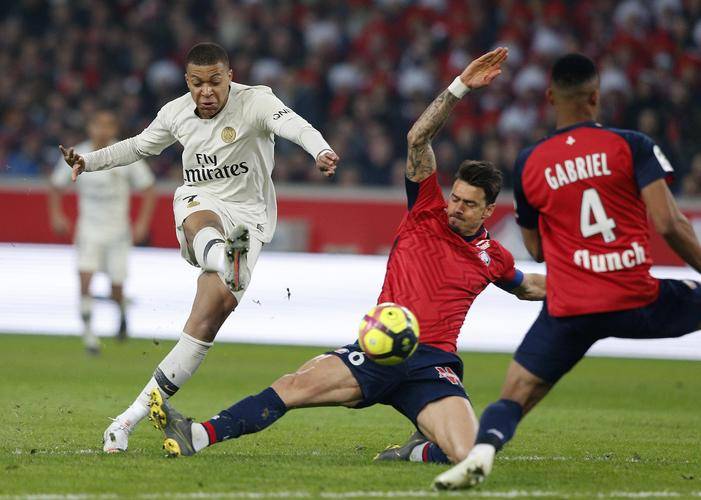 足球直播_法甲强强对话：马赛不敌摩纳哥，争冠形势生变(上古三大杀人拳法)