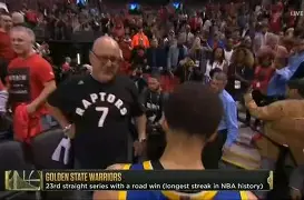 关于客场鏖战不退缩，韧性再次体现的信息